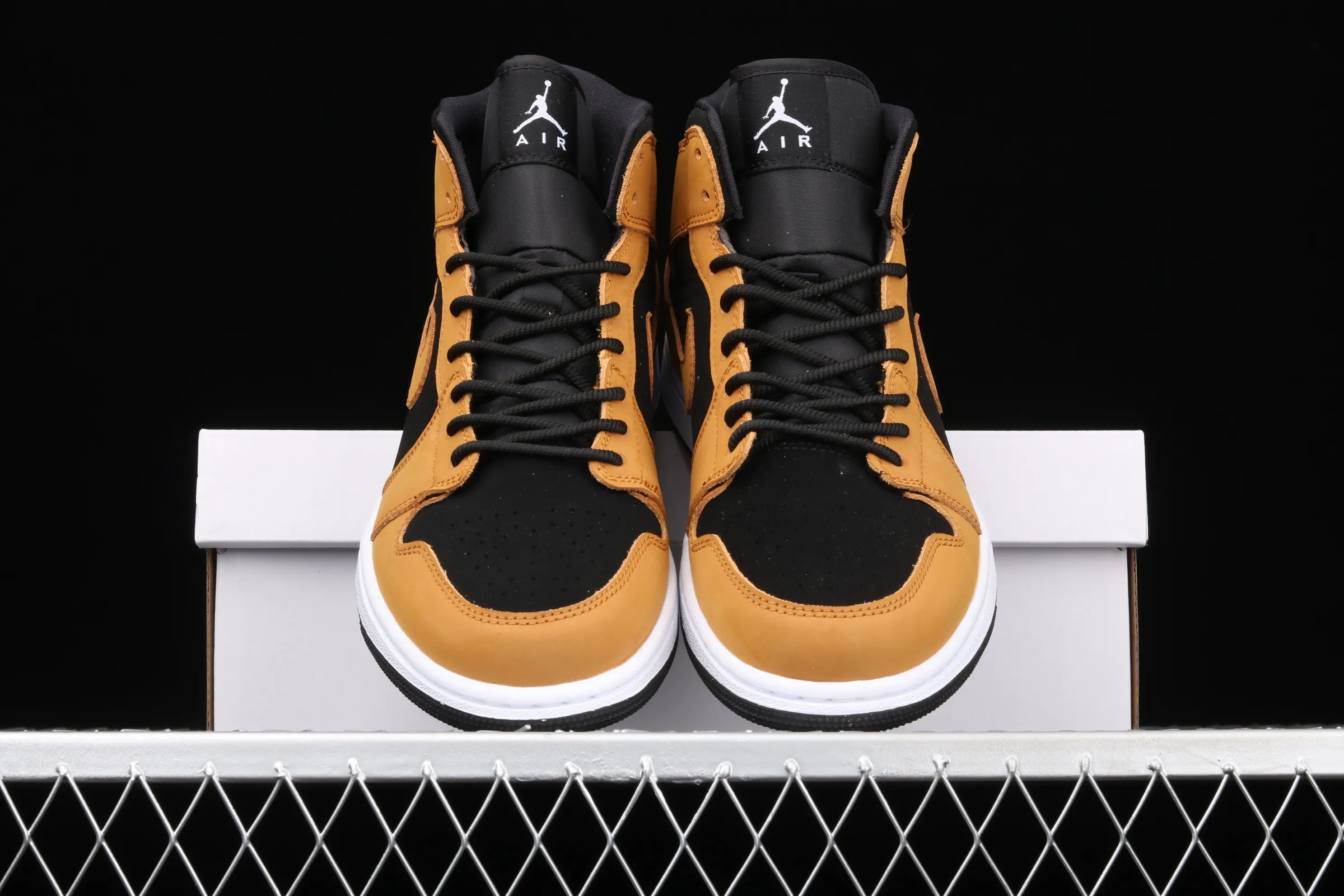 All categories Air Jordan Jordan series basketball shoes Air Jordan 1 Mid G version pure original Air Jordan 1 Mid AJ1 Joe 1 wheat color China basketball shoes DB5453-700